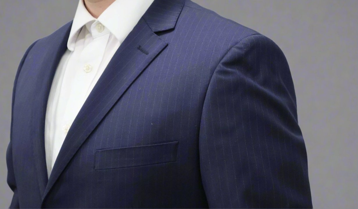Mantoni Men’s Navy Wool Suit
