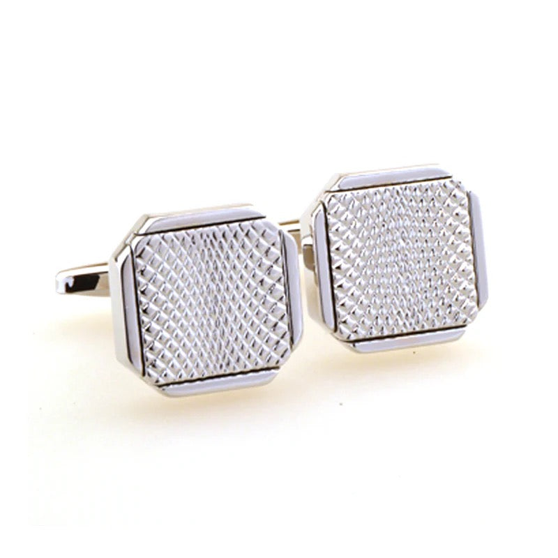 T.O. COLLECTION SILVER HAMMERED DESIGN CUFF LINKS SQUARED
