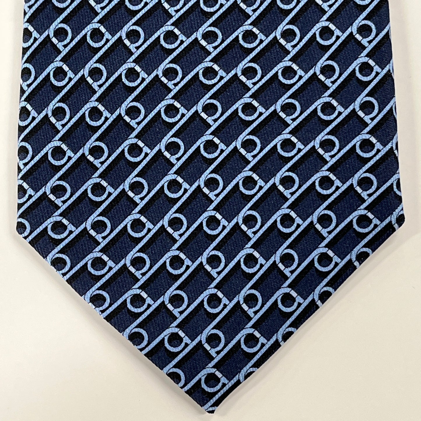 Salvatore Ferragamo Blue Navy Gancini Logo Men's Tie FR0033