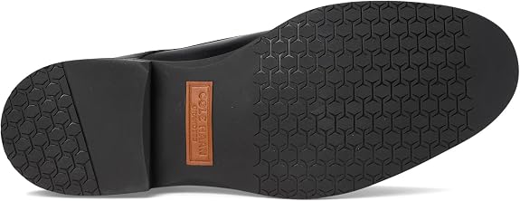 Flexible outsole of the Cole Haan Bedford black Cap-Toe Oxford