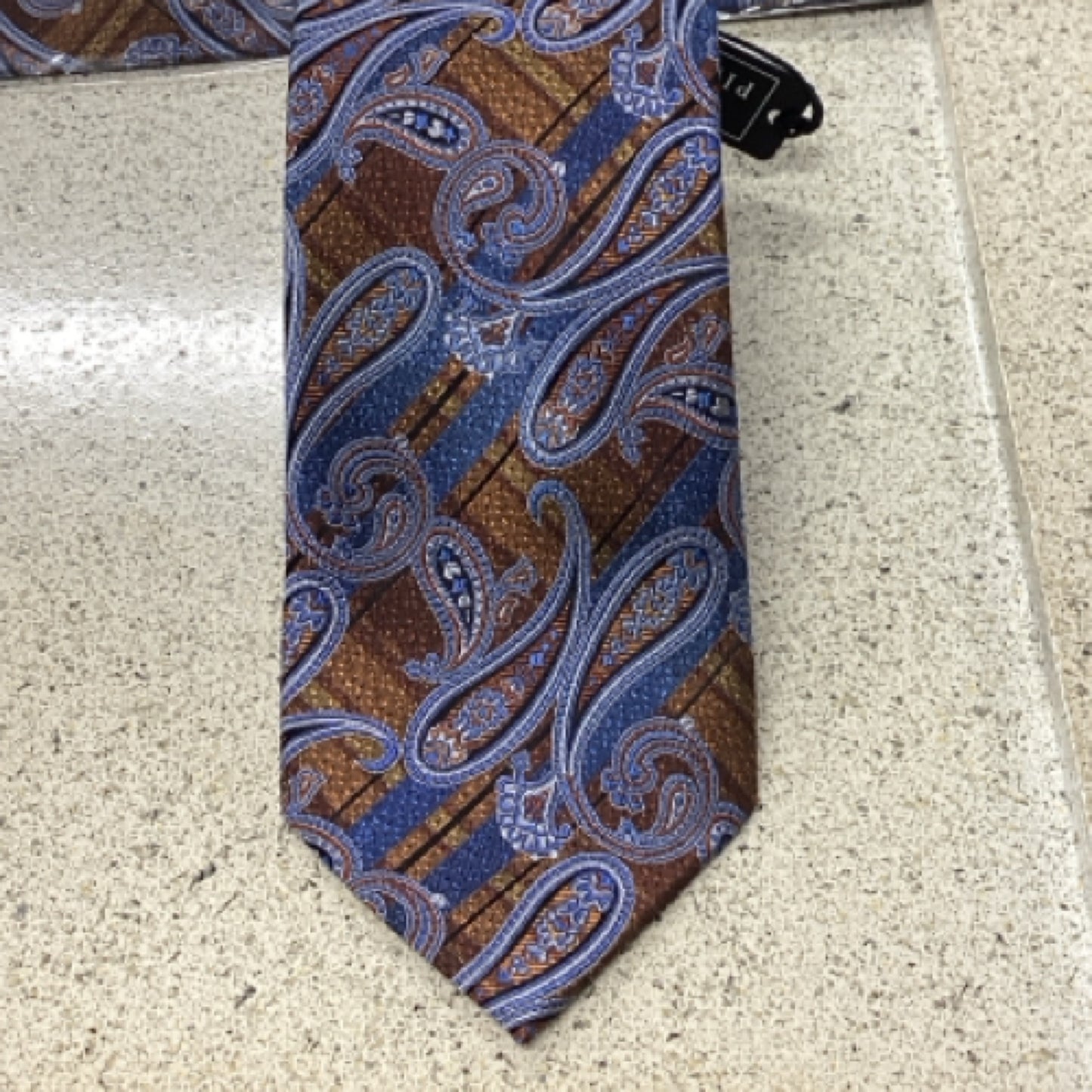 Bruno Piattelli Mens Silk Tie Red Paisley BRO408