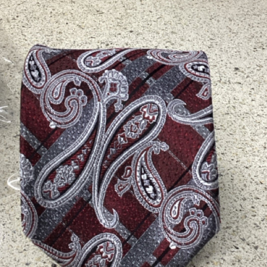 Bruno Piattelli Mens Silk Tie Red Paisley BRO409
